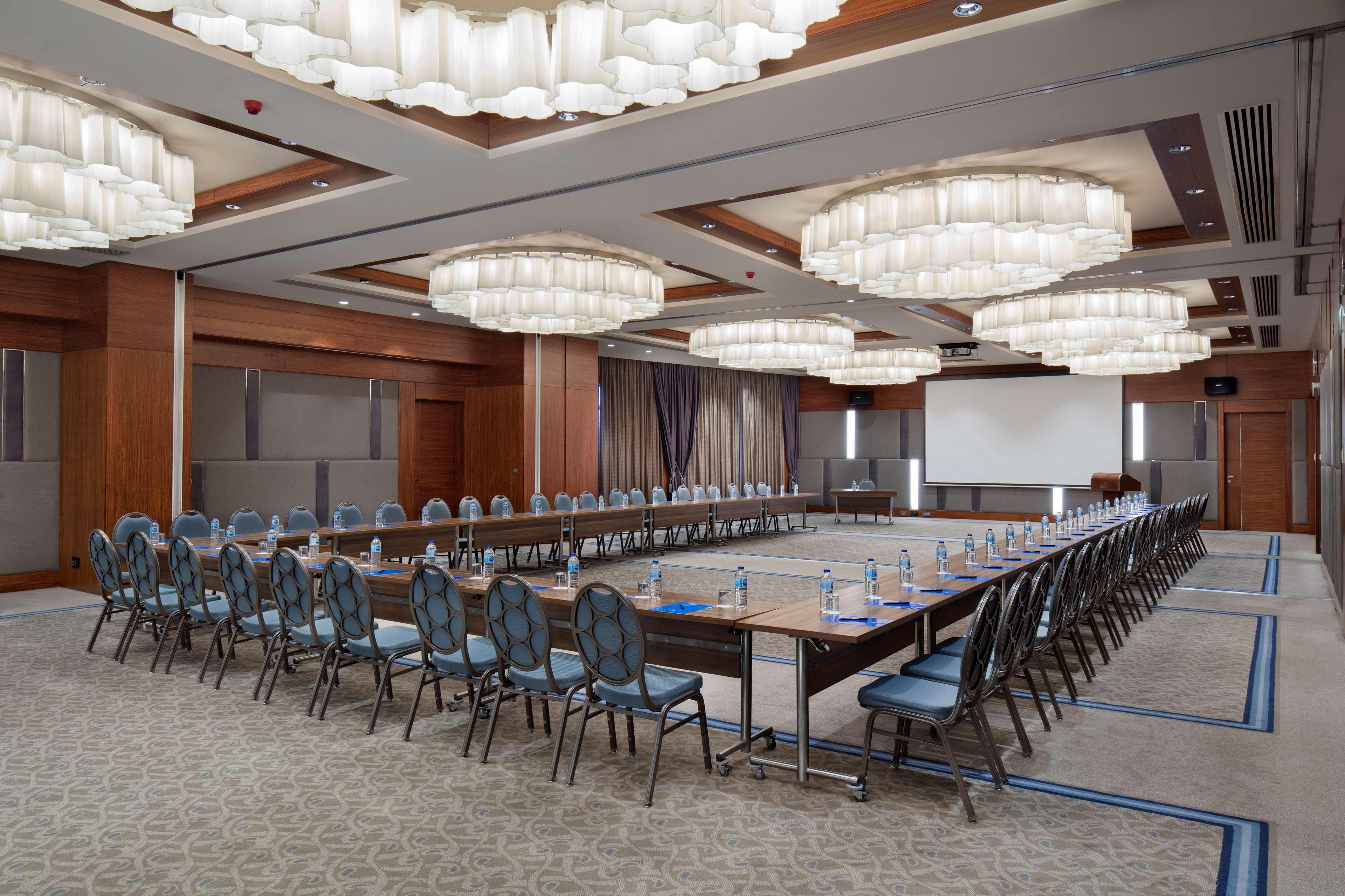Hilton Bursa Convention Center & Spa Экстерьер фото