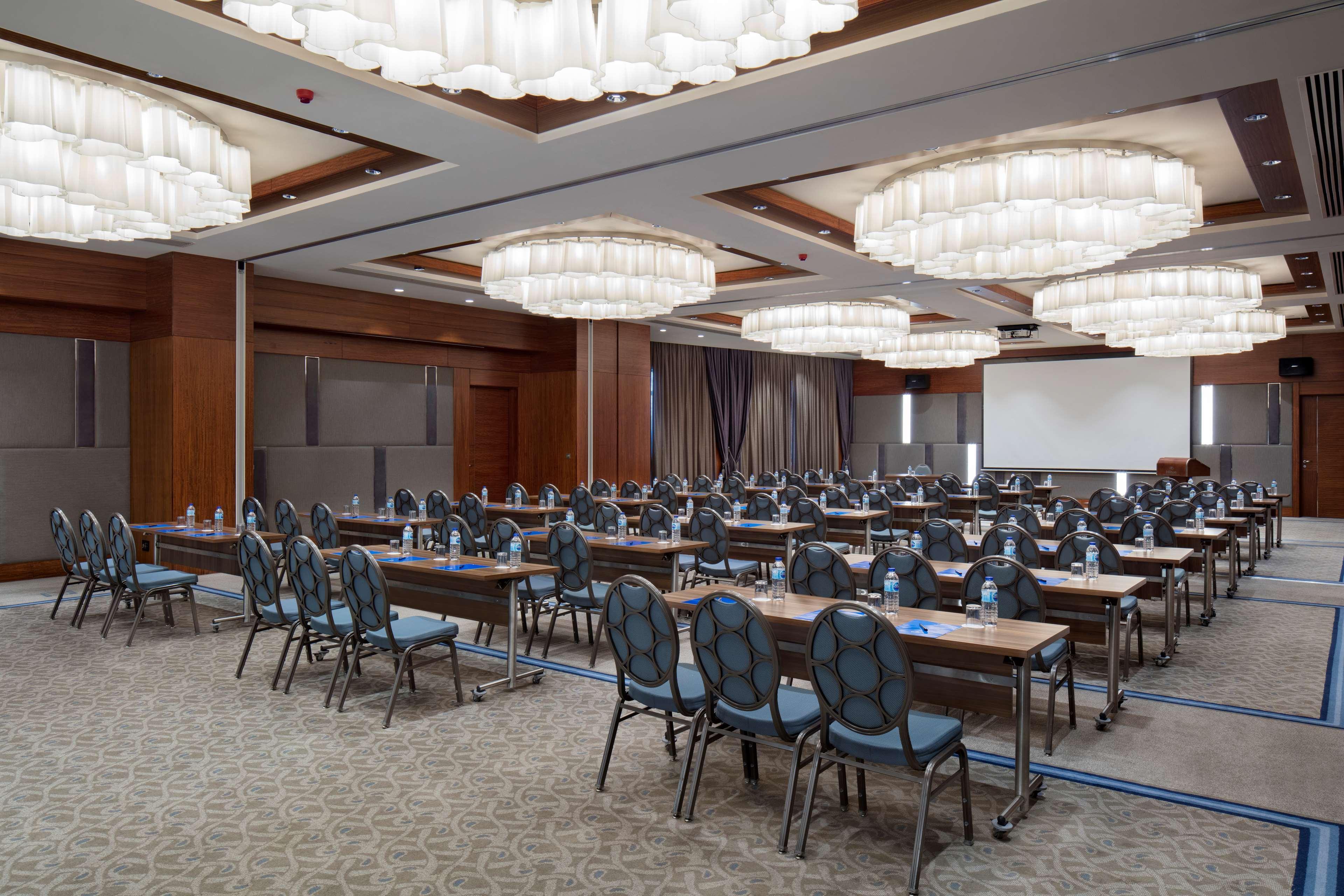 Hilton Bursa Convention Center & Spa Экстерьер фото