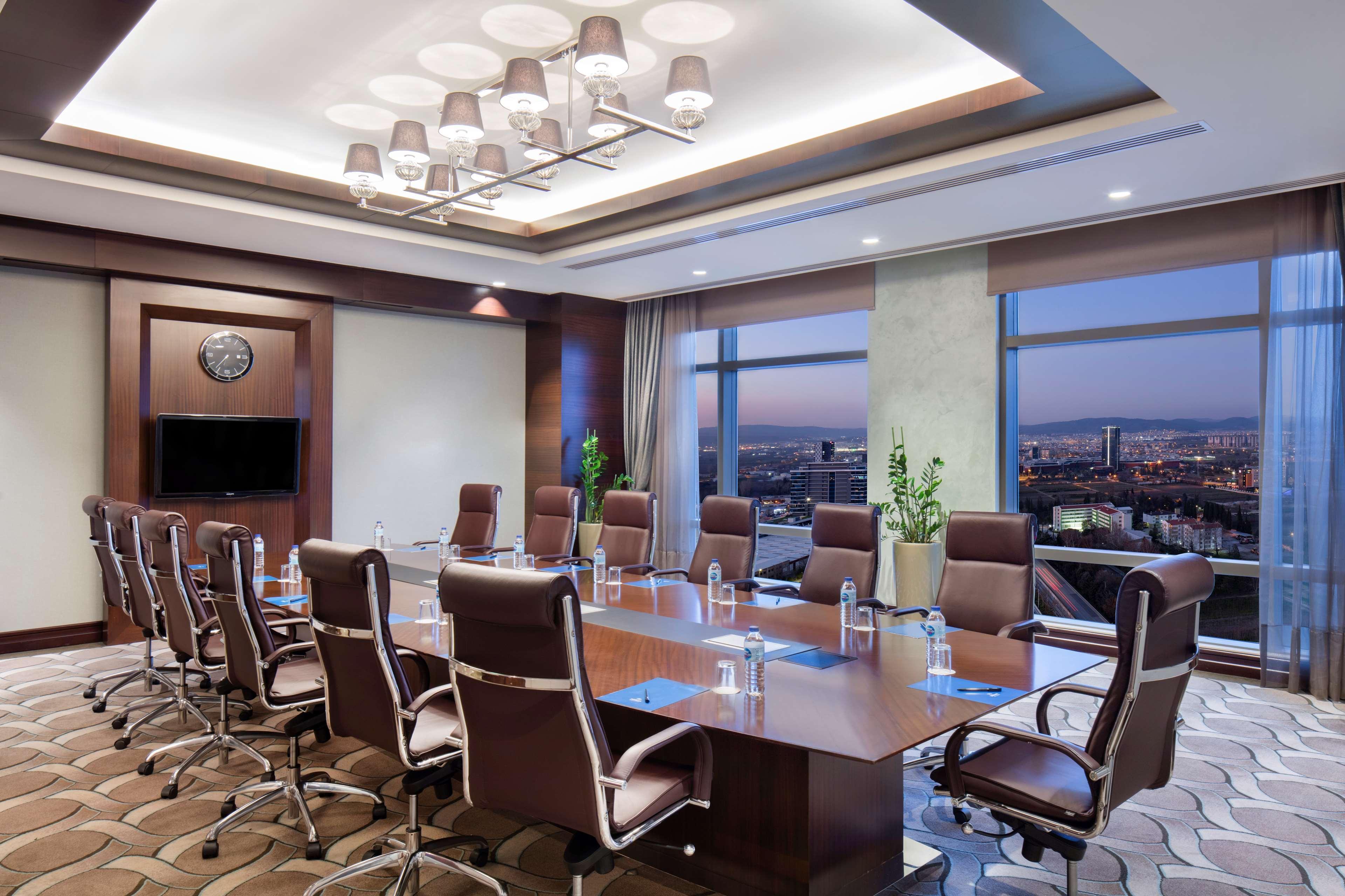 Hilton Bursa Convention Center & Spa Экстерьер фото
